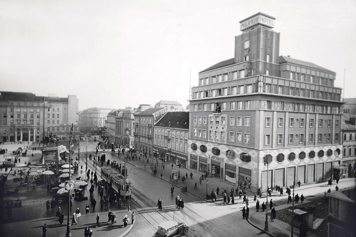 Trg bana Jelačića 1935. godine. Hotel Milinov